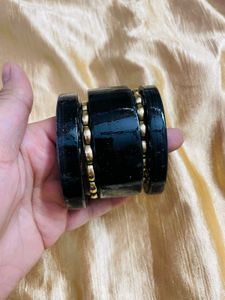 Elegant Black &amp; Gold Bangle Set