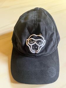 Urban Monkey Black Cap