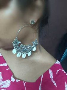white hand bag with 2 earrings (3 Combos)