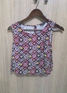 Stylish Sleeveless Geometric Print Top