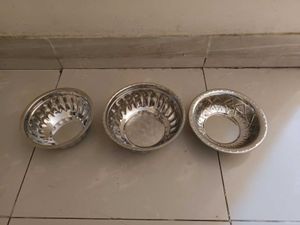 Unused Set of 3 Stainless Steel Bowls