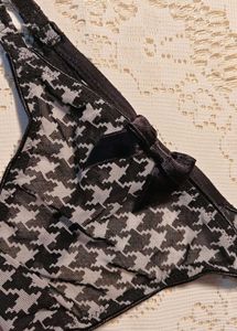 Chic Houndstooth Thong with Bow