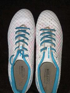 Nivia White Sports Shoes