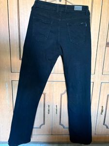 Classic Black Straight jeans