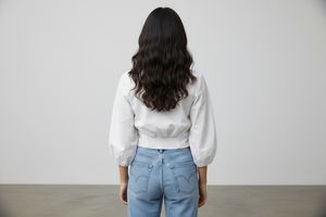 Stylish White Twist Front Cropped Top
