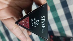 Staze 9to9 3 in 1 Love triangle lipstick