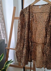 Animal Print front Tie-lace Blouse
