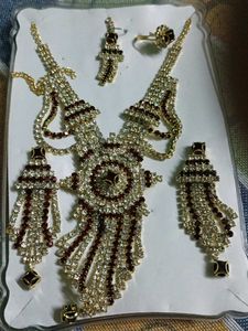 Sparkling Ethnic Jewellery Set