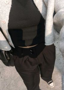 Chic Cropped Cardigan