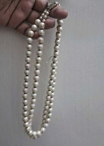 combo of 4 neck pieces and freebie