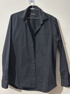 Men's Black Long Sleeve Button-Up Shirt