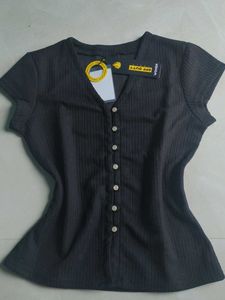 Fitted y2k V-Neck Button-Up Top