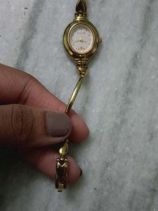 Elegant Gold Sonata Watch