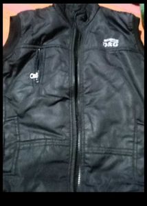 Stylish Black Sleeveless Jacket