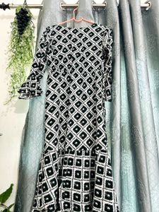 Chic Black &amp; White Print Dress