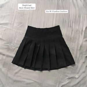 Classic Black Pleated Mini Skirt
