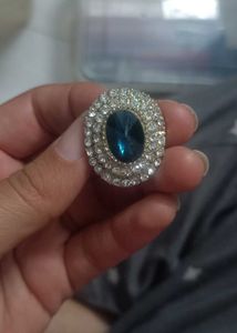 Sparkling Oval Blue Stone Ring
