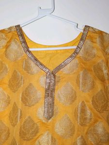 Beautiful Yellow Chanderi Banarasi Kurta