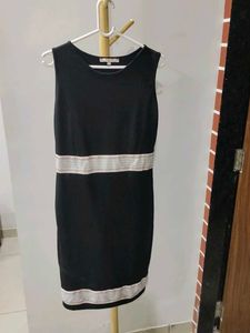 Black Sleevless Bodycon Dress