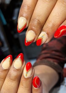 Elegant Red and Gold Nail press on