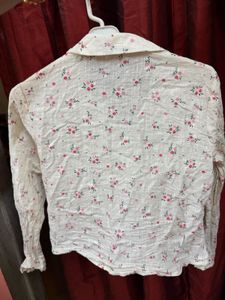 Chic White Floral Ruched Button-Up Top
