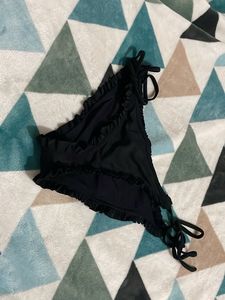 vero moda Black Ruffled Tie-Side Bikini Bottoms