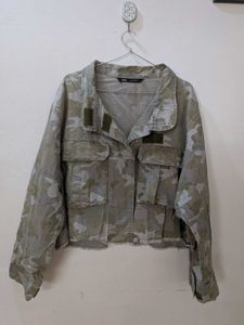 Camo Cropped Utility Jacket
