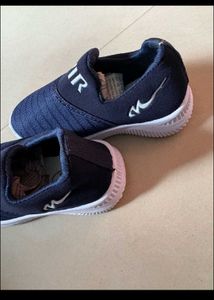 Navy Blue Slip-On Sneakers for SMALL KID unisex.