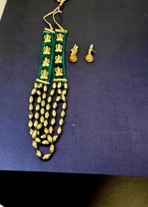 Green Velvet Gold Tone Necklace & Earrings Set