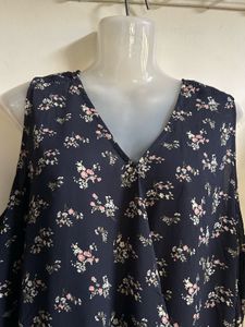 Floral Print Sleeveless V-Neck Top