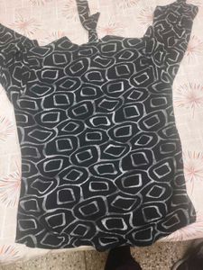 Stylish Black Printed Top in XL size