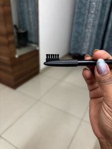 MAC Lip liner + Swiss Beauty Eye and Brow Penci