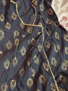 Girls Black &amp; Gold Printed Kurta Set