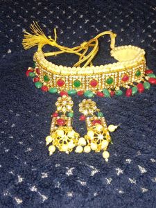 Stunning Kundan Necklace & Earrings Set