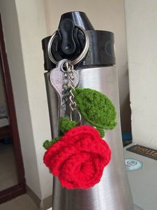 Rose crocheted 🧶 keychain