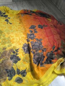 Beautiful Floral Print Saree