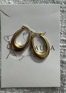 Chic Gold Oval Hoop Earrings