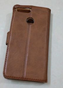 Honor 9 mobile phone with charger