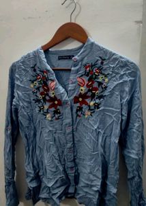 powder blue 💙 embroidery top