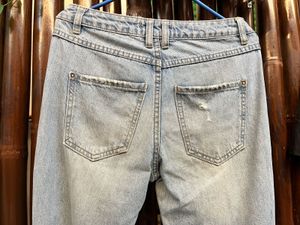 Light Wash Ripped Jeans