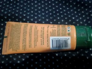 Biotique Walnut Explfoliating And Polishing Scrub
