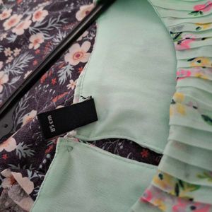 Chic Floral Pleated Mini Dress