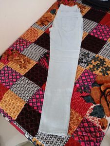 Light Wash Relaxed Fit Jeans