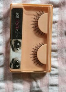 Huda Beauty Lashes - 007
