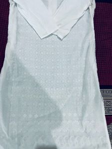 Elegant White Chikankari Kurti💎🤍