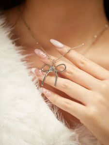 Chic Silver Bow Pendant Necklace