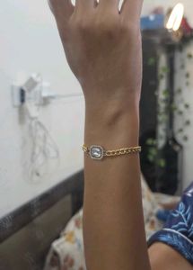 Elegant Gold Chain Bracelet with Crystal