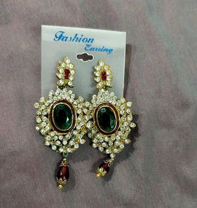 Emerald Stone Drop Earrings ♦️