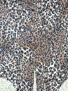 Chic Leopard Print Top