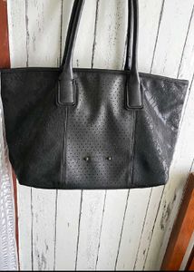 Caprese original leather black tote in perfect con
